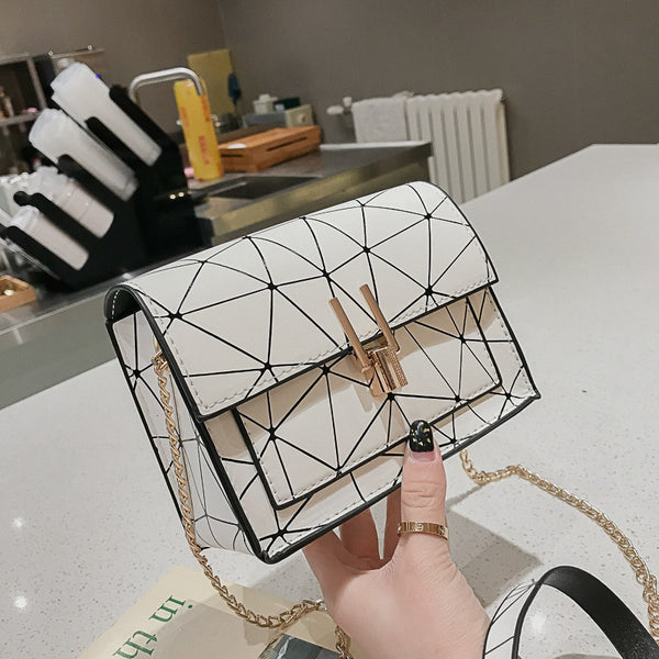 Jin Mantang New Summer Ladies Designer Handbags Chains Mini Bag Women Messenger Bags For Women Shoulder Bags Small Lock Flap Bag